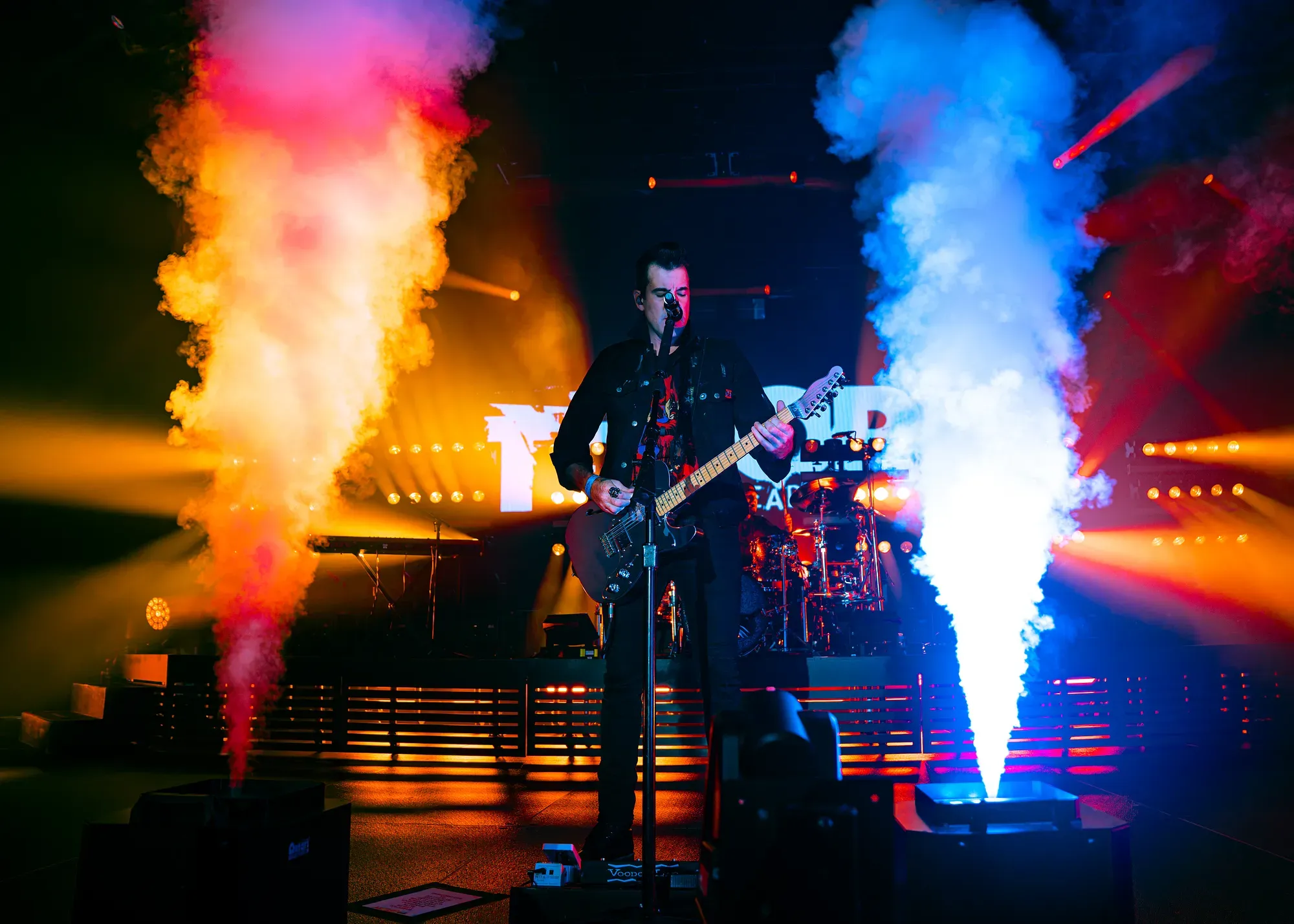 Theory of a Deadman & Sevendust — frame 06